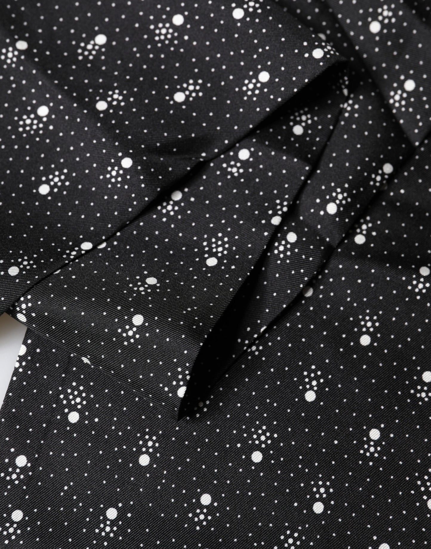 Foulard Dolce & Gabbana en soie à pois noirs et blancs, 140 cm x 15 cm