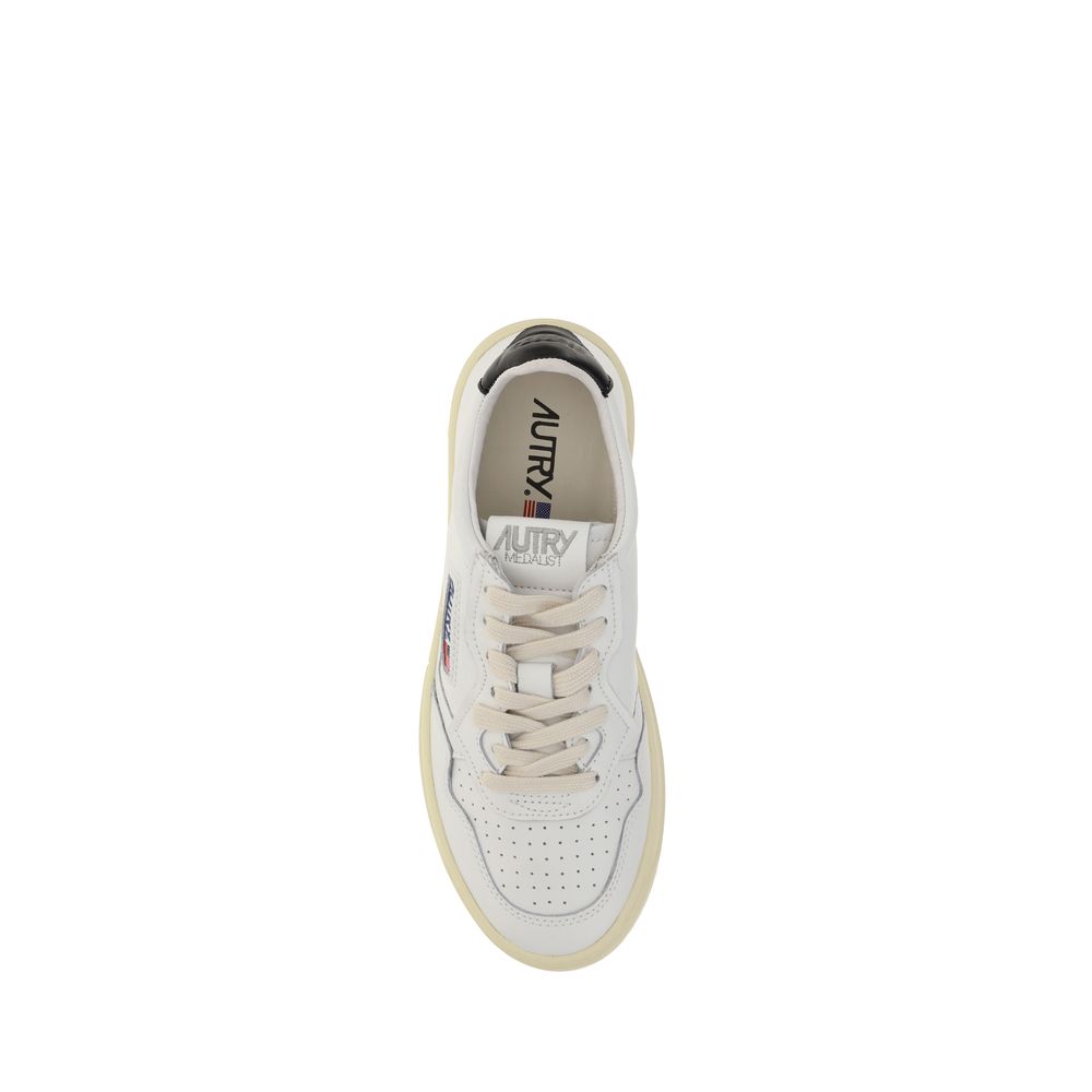 Autry White Calf Leather Bos Taurus Low Top Sneakers
