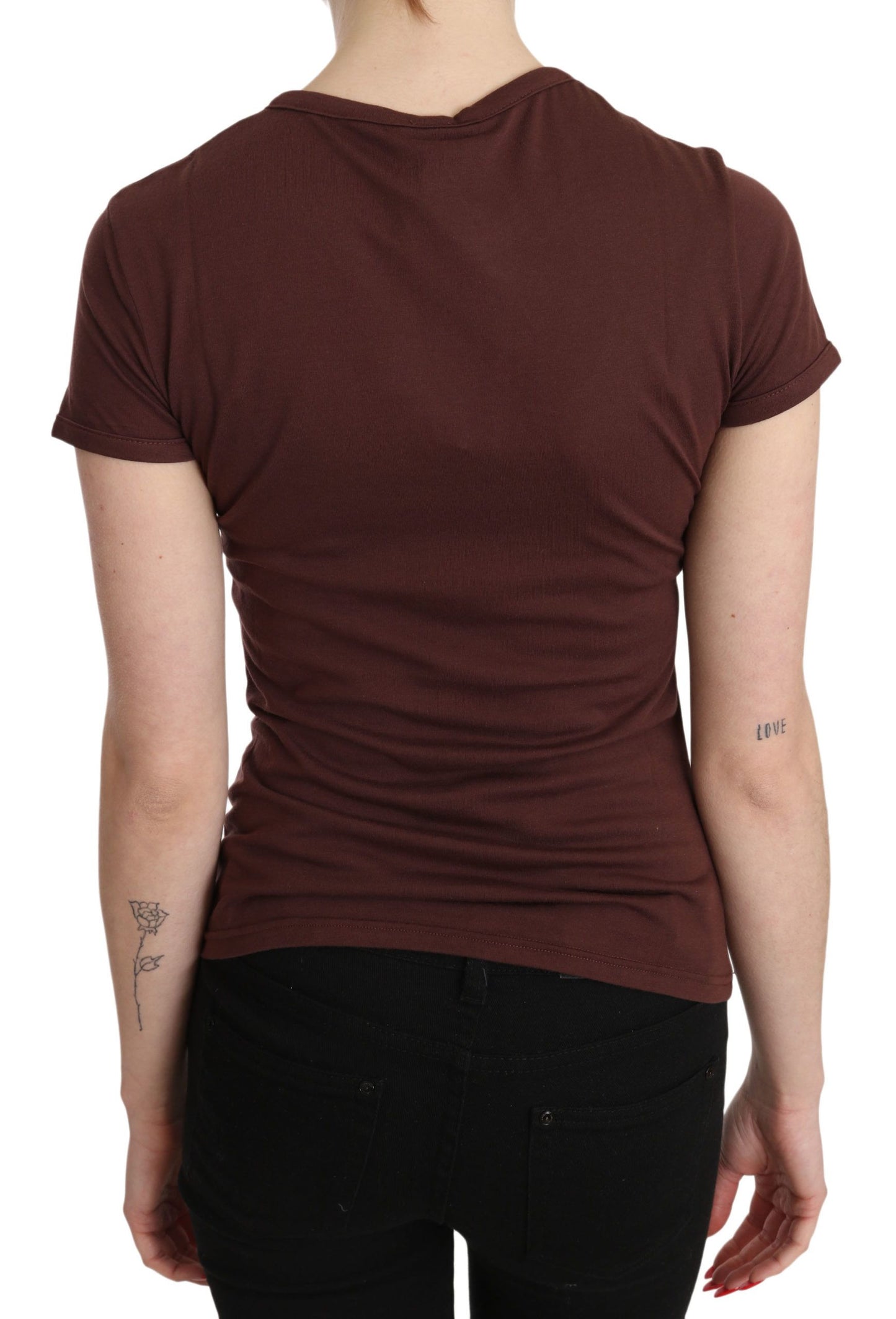 Exte T-shirt met ronde hals en hartjesprint in bruin.