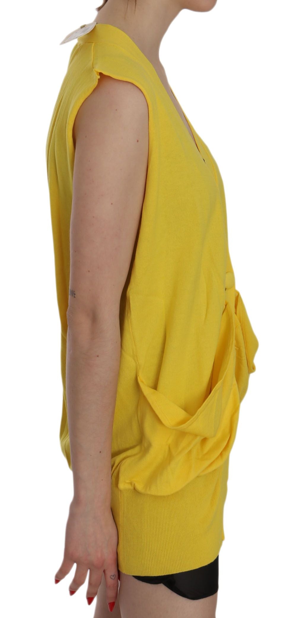 Gilet cardigan sans manches en 100% coton jaune de PINK MEMORIES