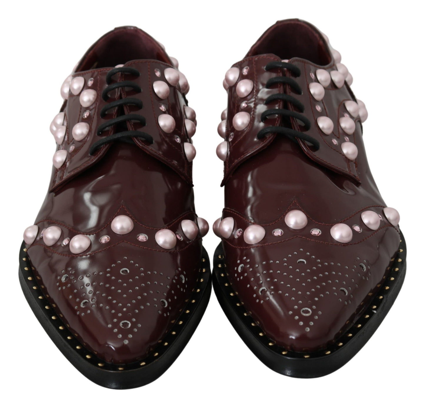Chaussures habillées en cuir bordeaux ornées de cristaux et de perles de Dolce & Gabbana