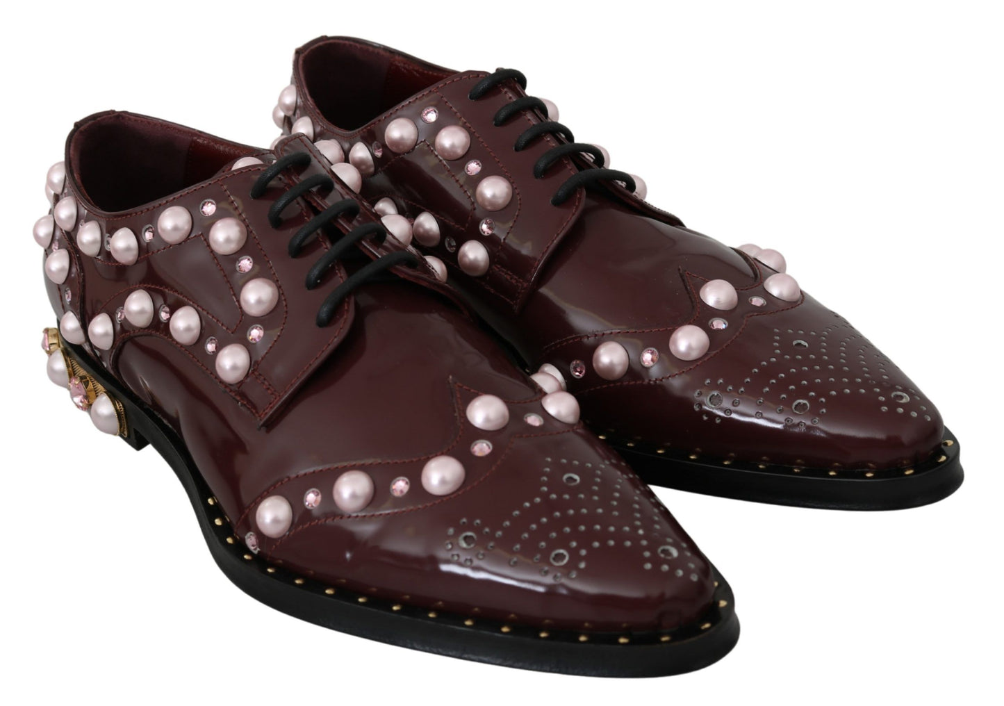 Chaussures habillées en cuir bordeaux ornées de cristaux et de perles de Dolce & Gabbana