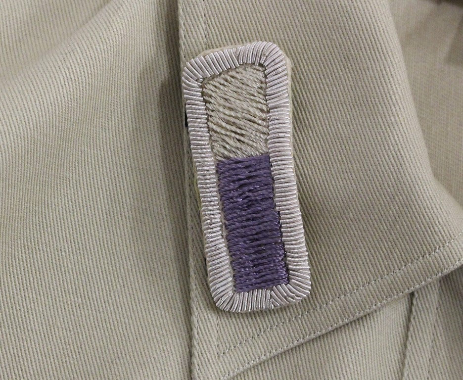 Blouse beige sans manches Andrea Incontri