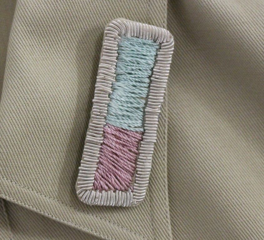 Blouse beige sans manches Andrea Incontri