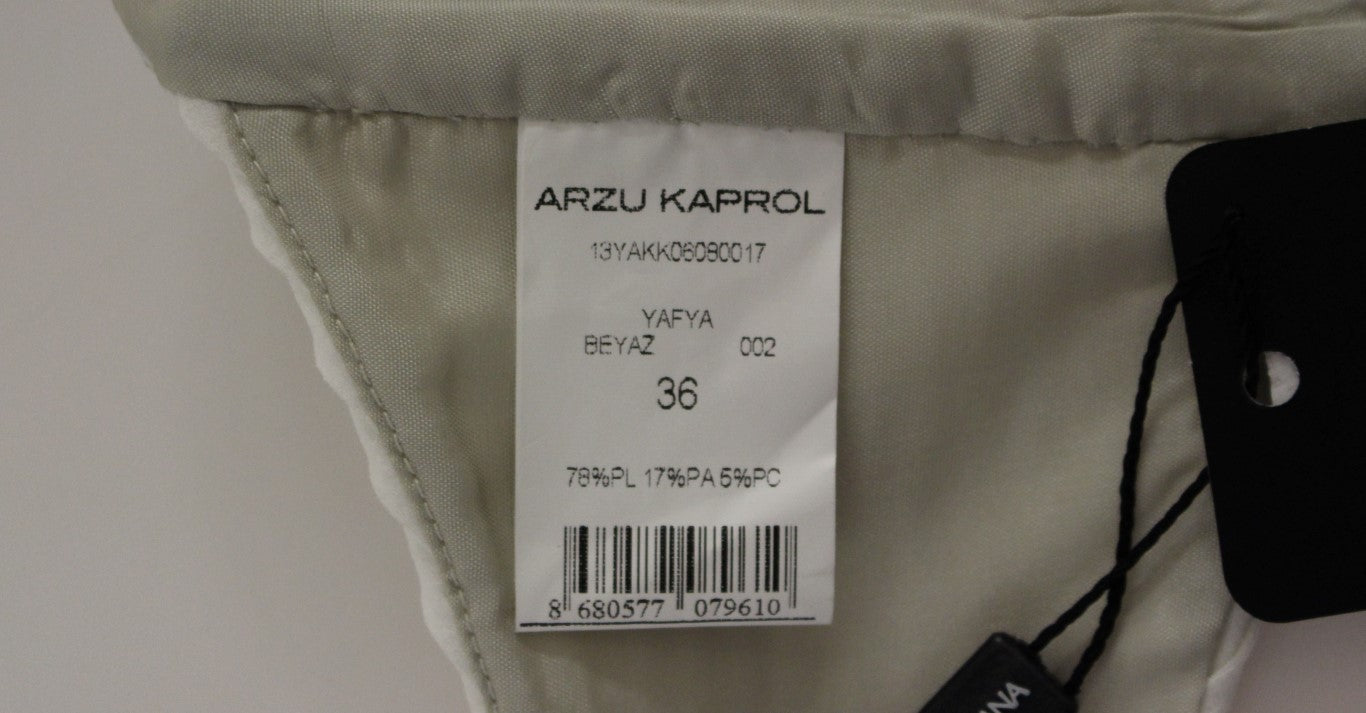 Veste gilet sans manches à dos ouvert avec volants blancs Arzu Kaprol