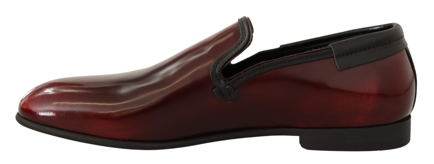 Escarpins à bout rond en cuir verni bordeaux de Dolce & Gabbana