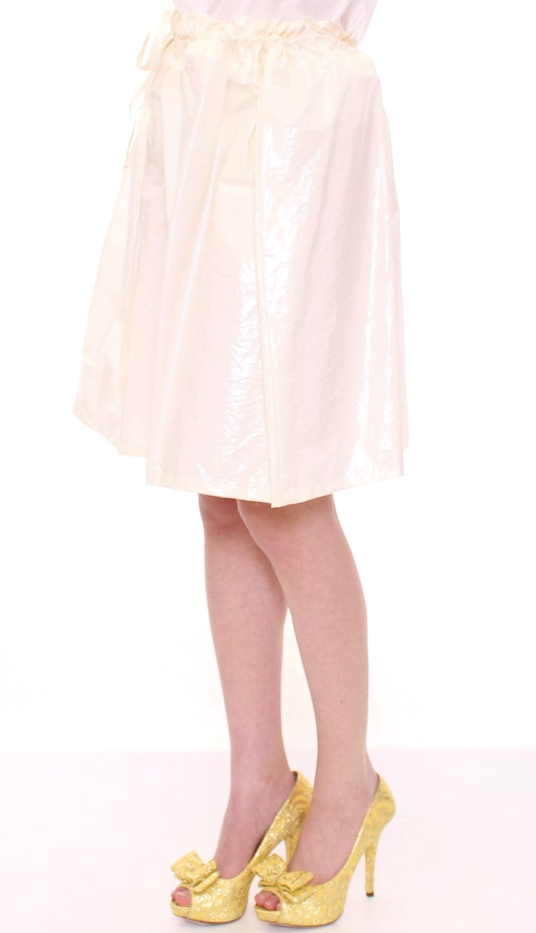 Jupe Licia Florio blanche, taille haute, extensible, avec bretelles, au-dessus du genou
