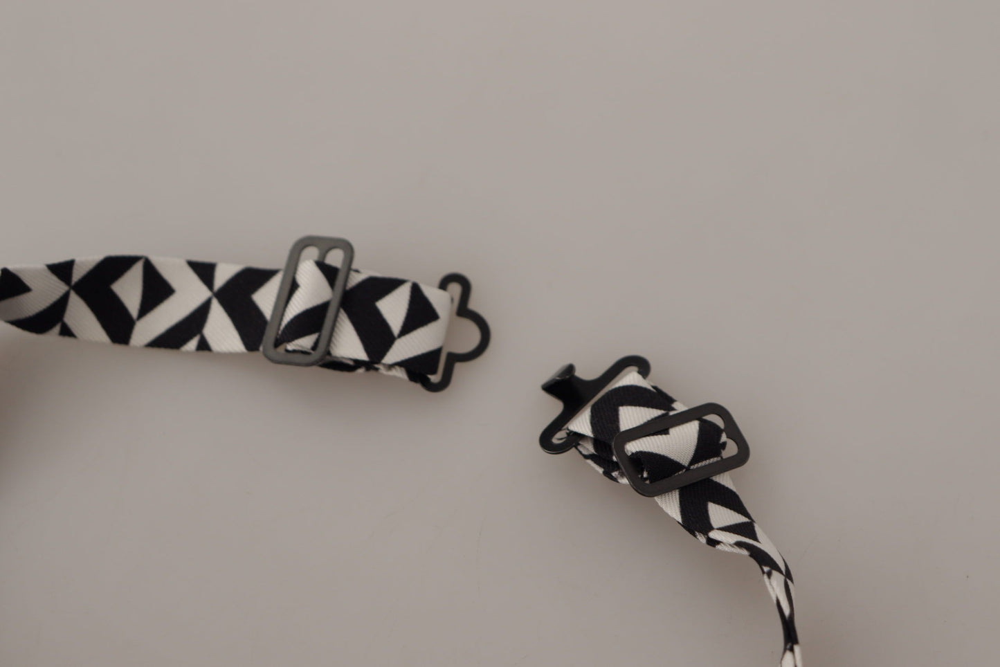Cravate ajustable Dolce & Gabbana en soie 100 % noire et blanche à motif géométrique