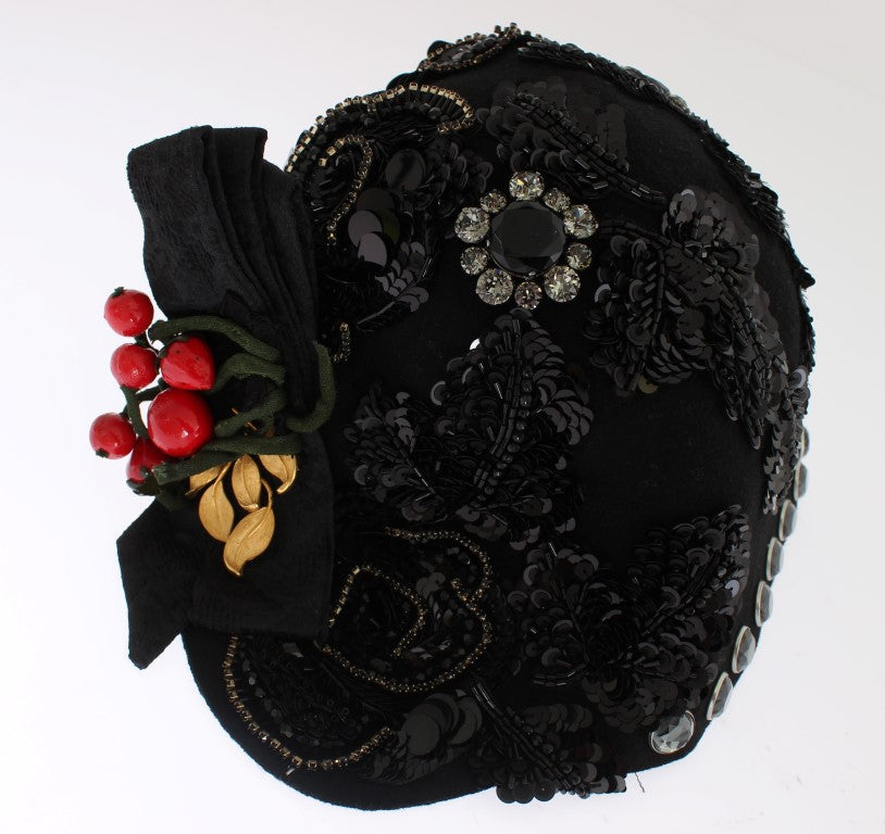 Dolce & Gabbana - Broche chapeau cerises en cristal noir et or