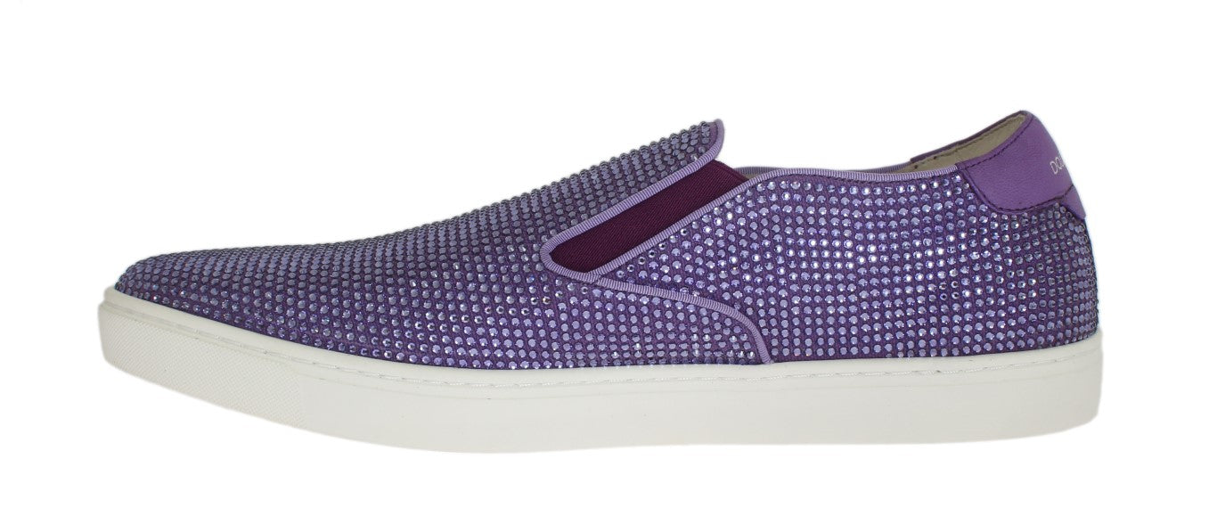 Sneakers Dolce & Gabbana en toile violette avec strass et logo.