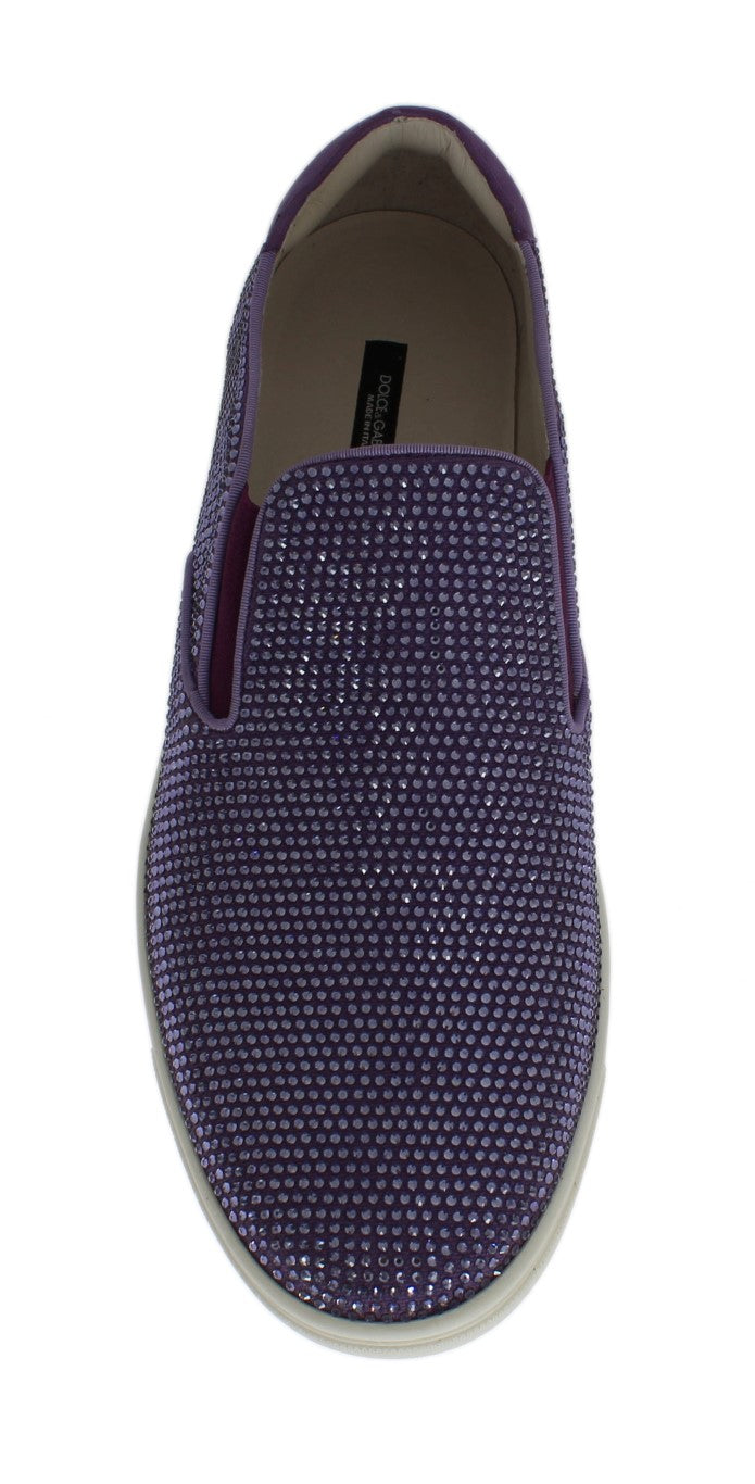 Sneakers Dolce & Gabbana en toile violette avec strass et logo.