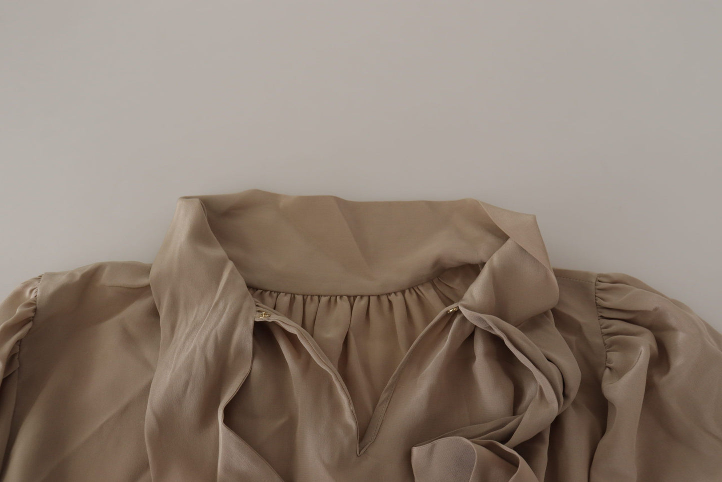 Dolce & Gabbana Bruine Top met Mouwen, Ascot Kraag en Tailleband