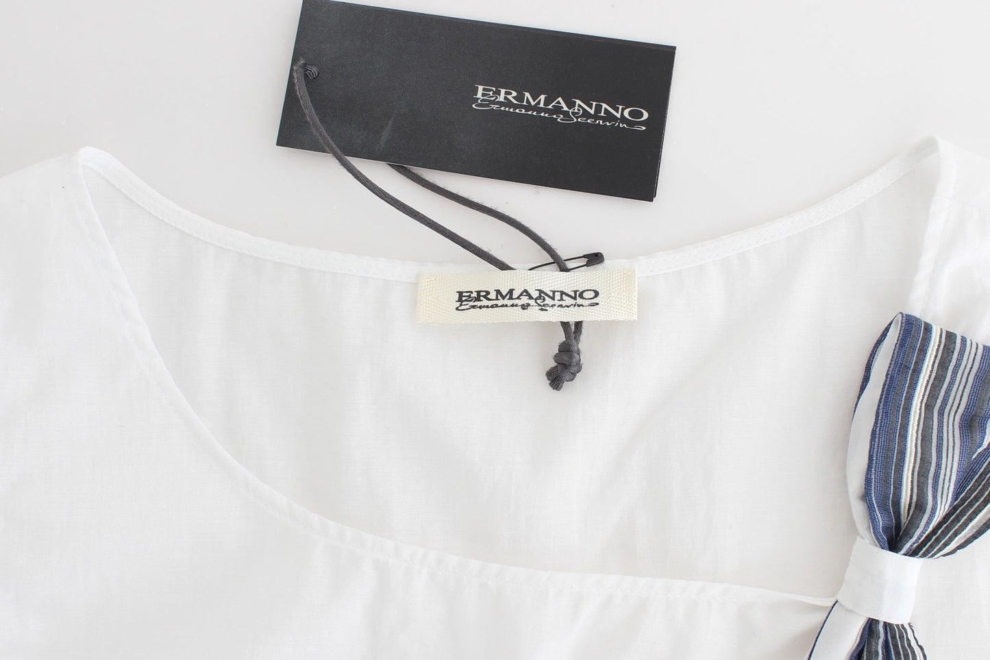 Haut, chemisier, débardeur, sans manches, blanc et bleu d'Ermanno Scervino