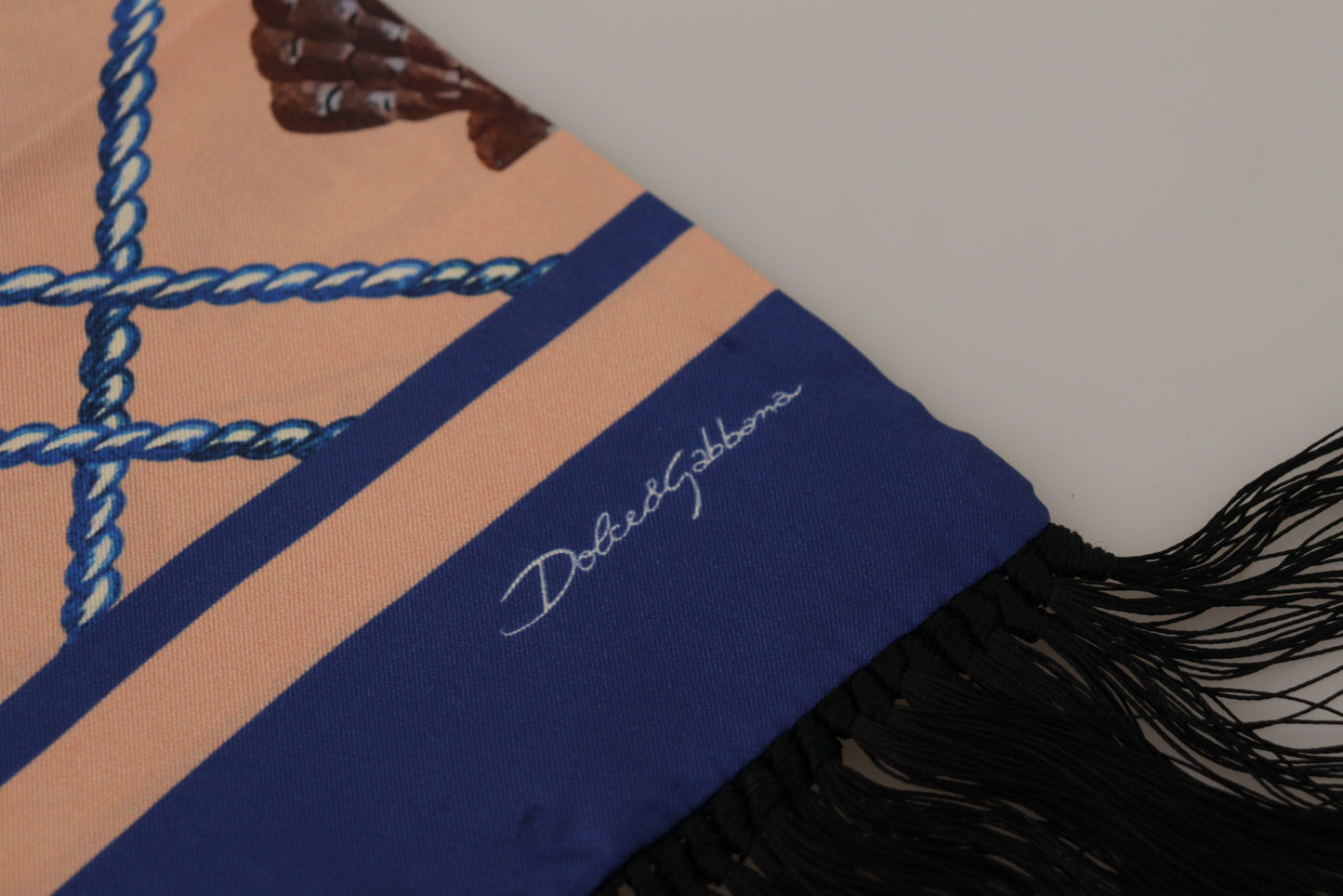 Foulard en soie à franges et châle Dolce & Gabbana à motif coquillage multicolore et logo DG