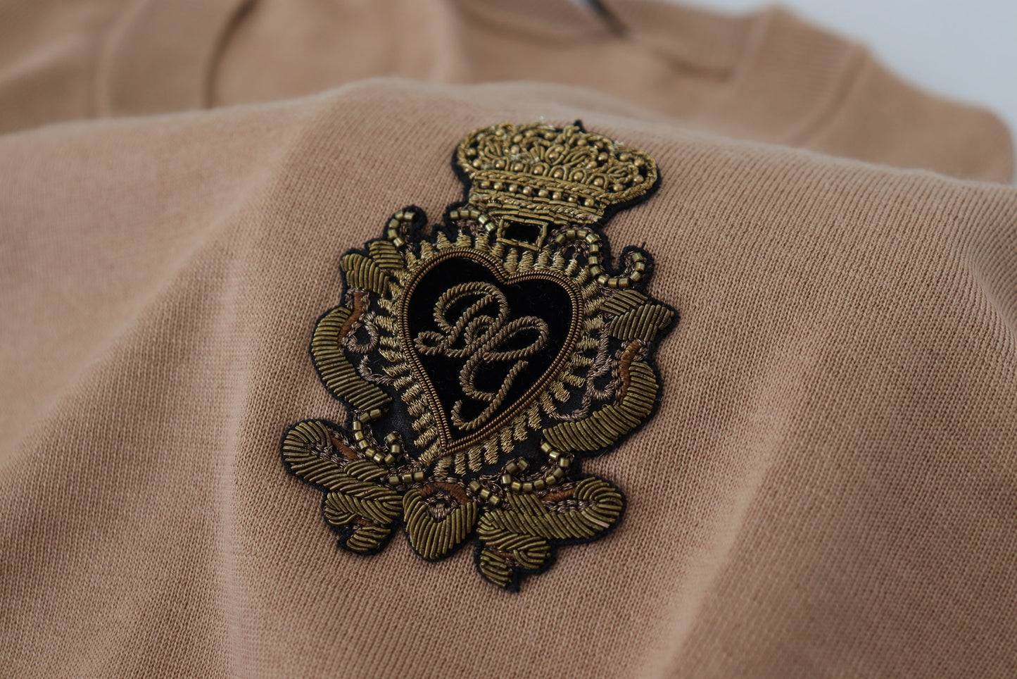 Dolce & Gabbana beige cashmere trui met kroonlogo