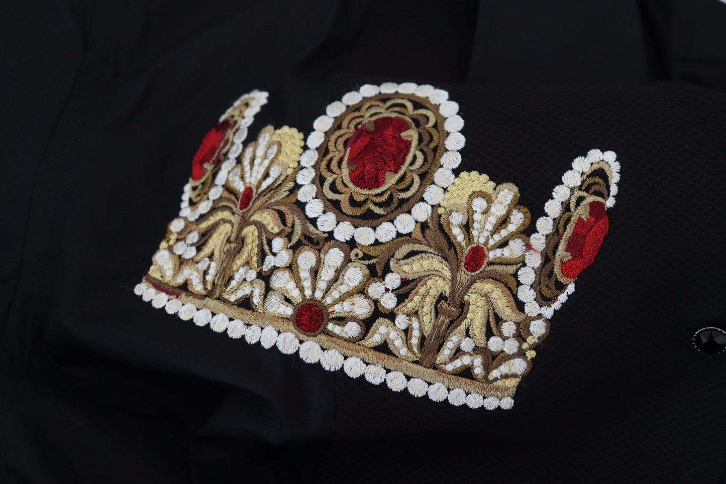 Chemise habillée ajustée Dolce & Gabbana, noire avec couronne dorée.