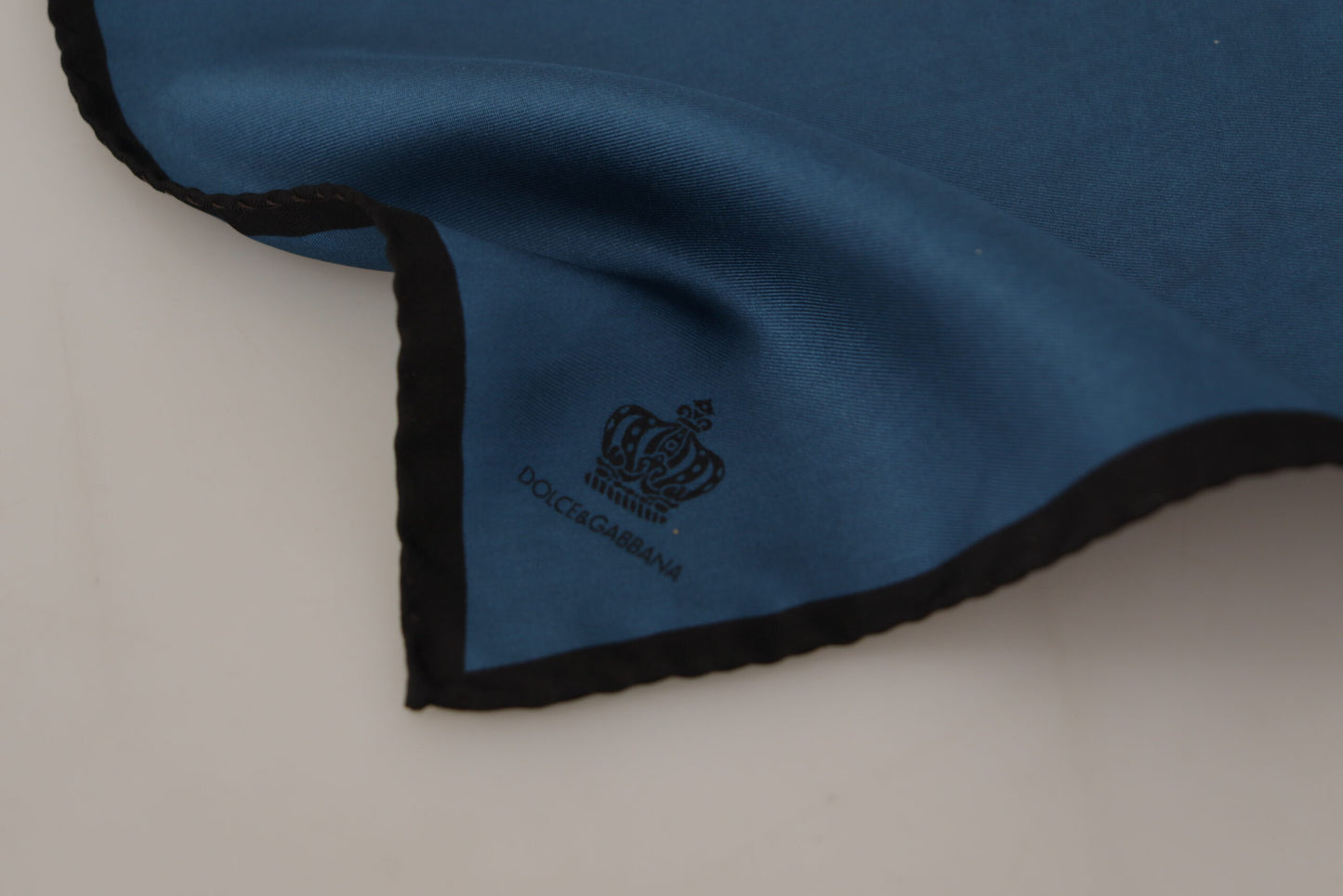 Foulard carré imprimé couronne DG noir et bleu Dolce & Gabbana