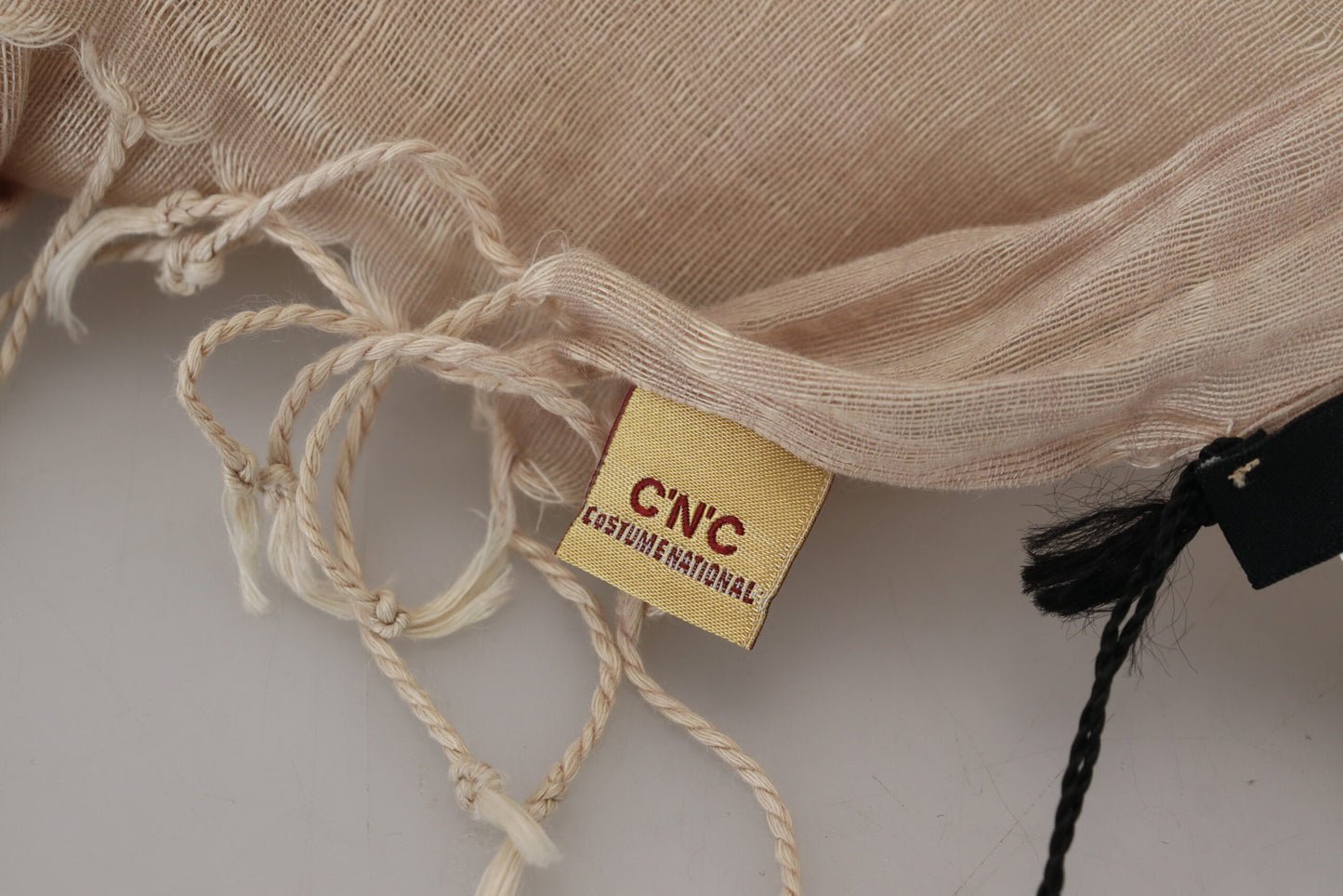 Costume National Châle en coton beige Foulard à franges