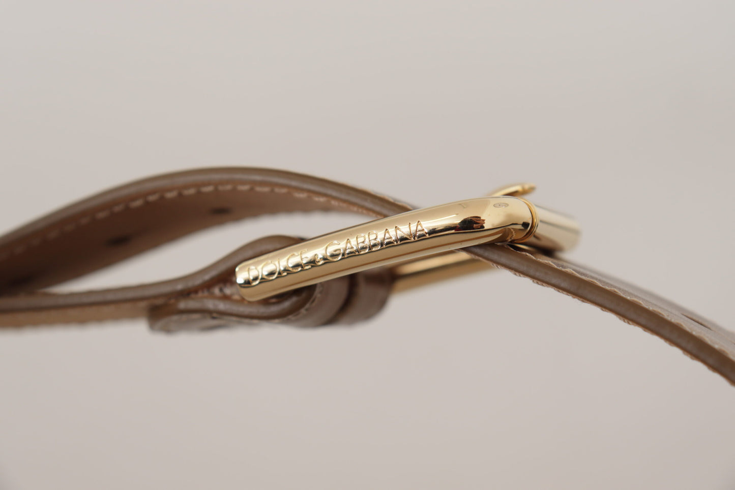 Dolce & Gabbana Bronzen Kalfsleren Riem met Gouden Logo Taillegesp