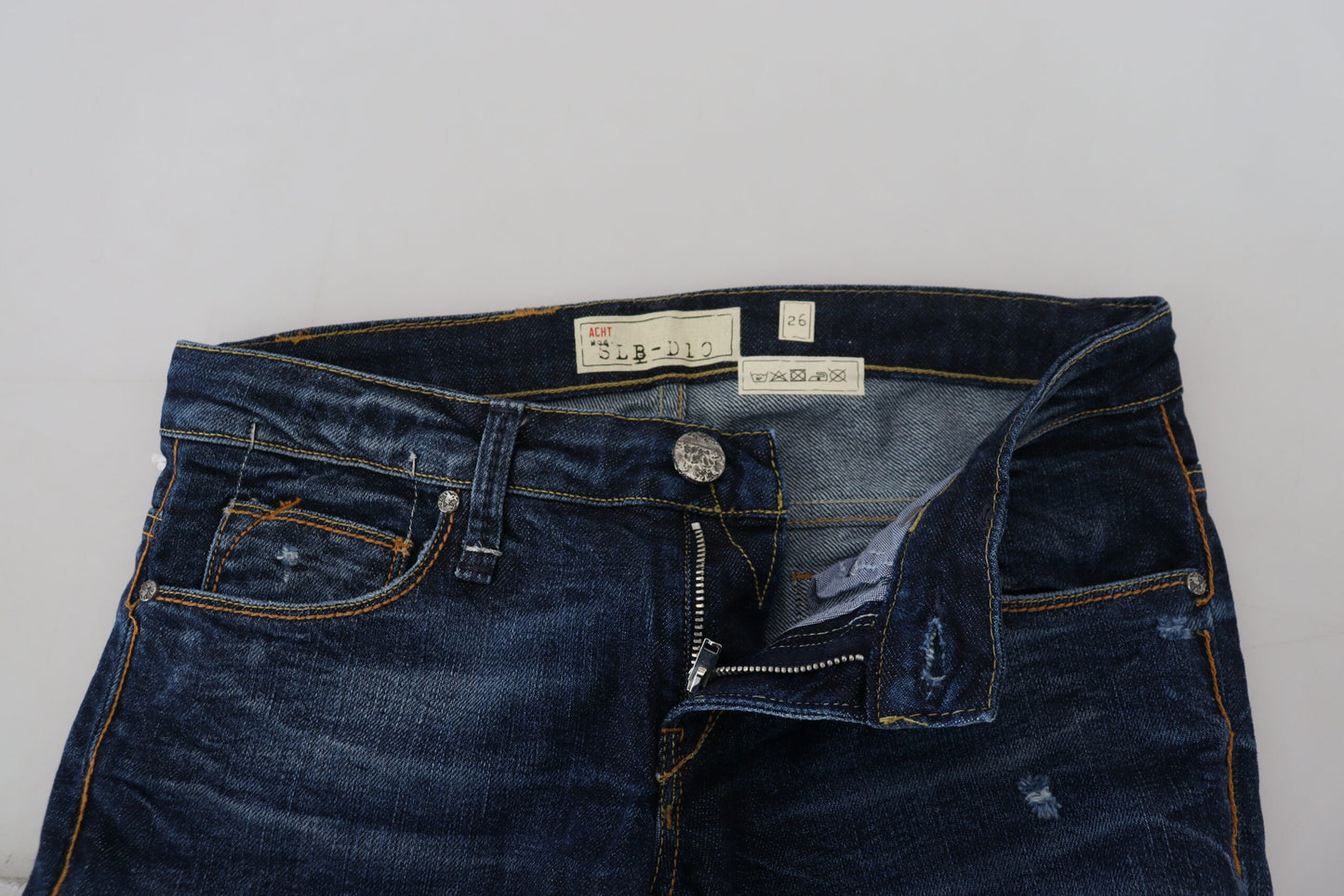 Jeans décontractés pour femmes Acht en coton bleu délavé, taille basse.