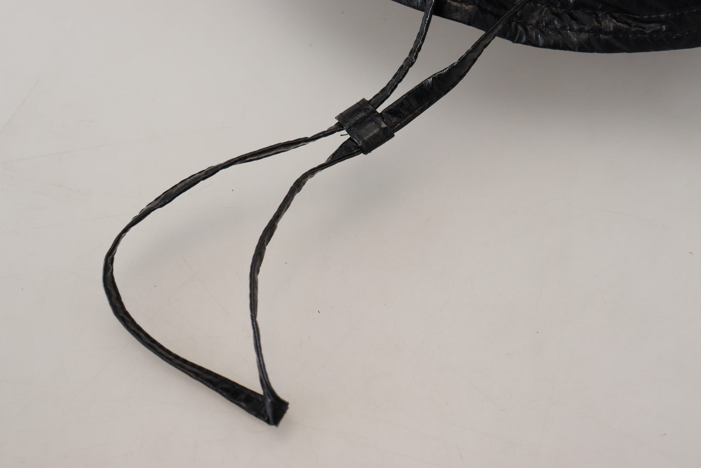 Chapeau bob en similicuir matelassé noir Dolce & Gabbana pour femme