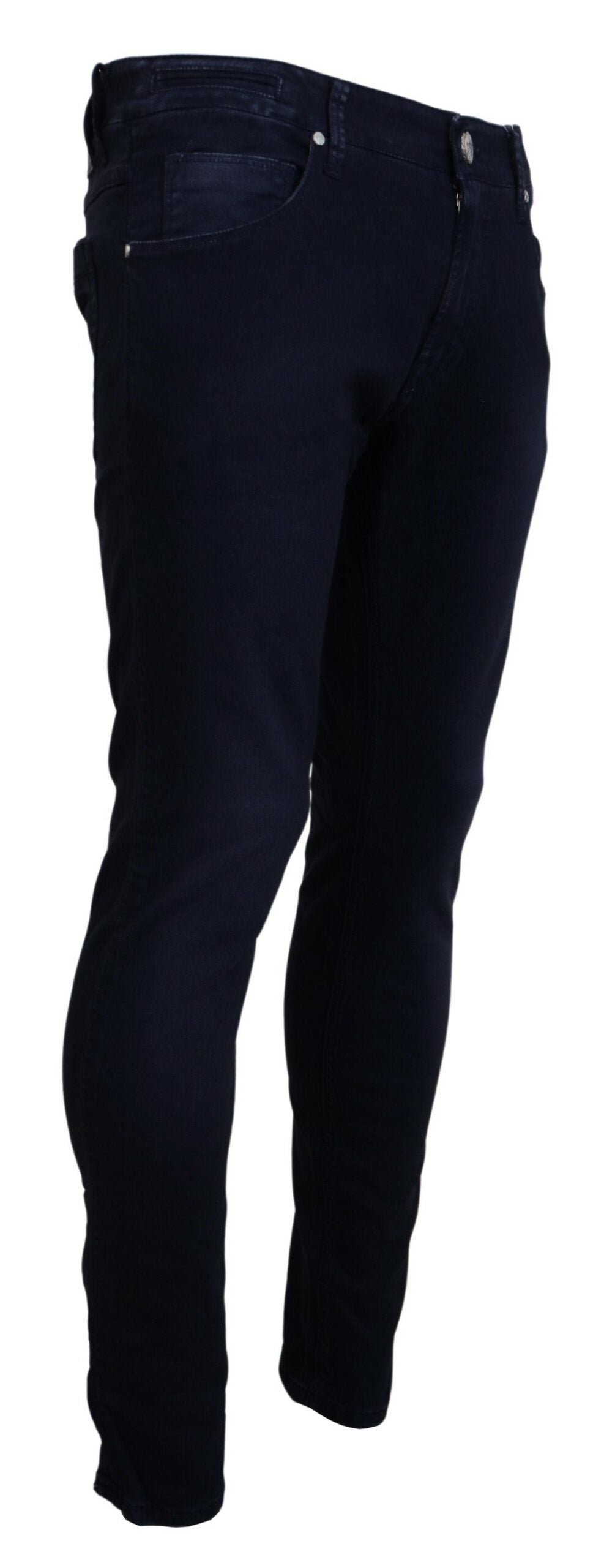 Jeans en coton bleu pour homme, coupe fuselée et ajustée, style décontracté.