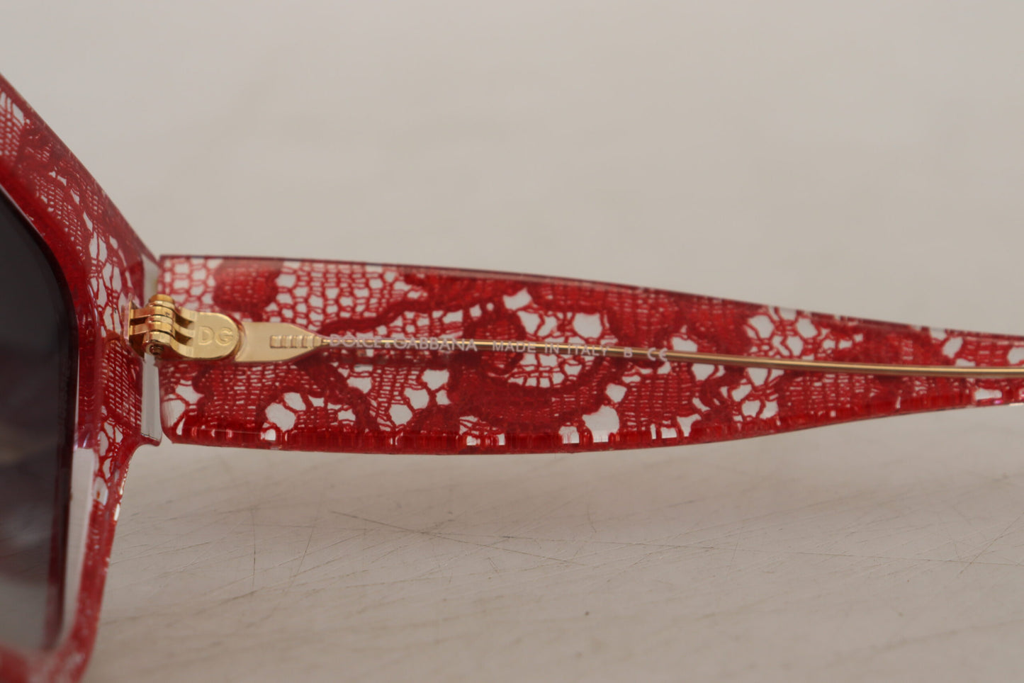 Lunettes de soleil rectangulaires en acétate et dentelle Dolce & Gabbana rouges DG4231F