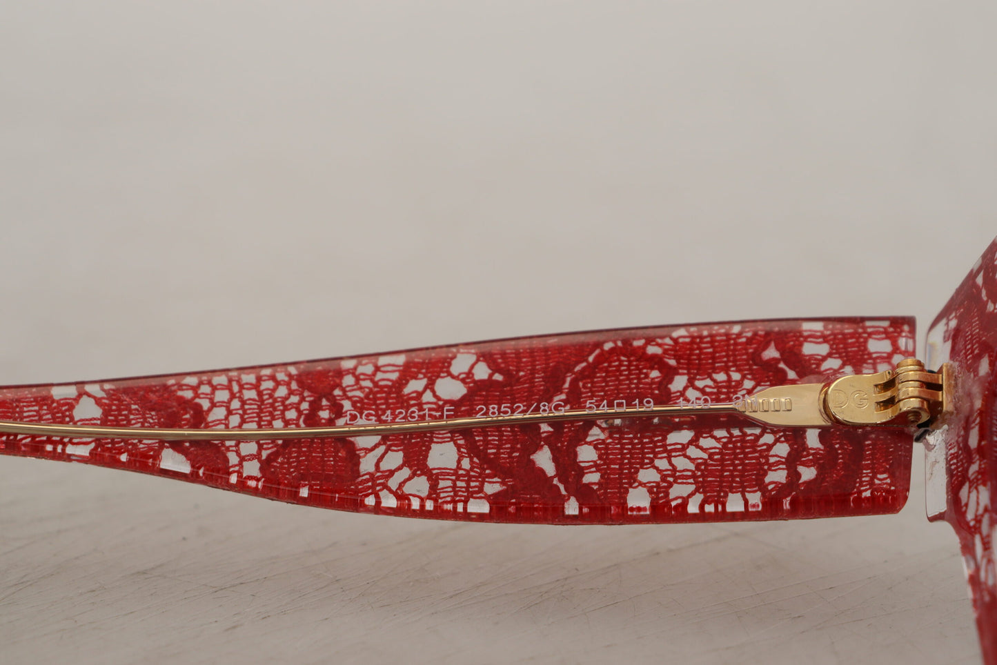 Lunettes de soleil rectangulaires en acétate et dentelle Dolce & Gabbana rouges DG4231F