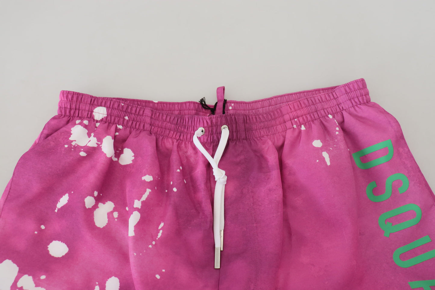 Short de bain pour homme Dsquared² rose à motif tie-dye avec logo.