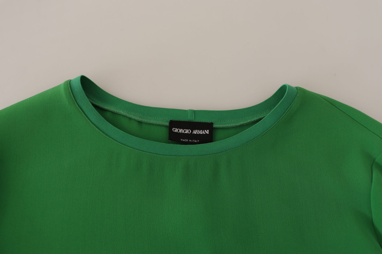 Pull en soie verte à manches longues et col rond d'Armani