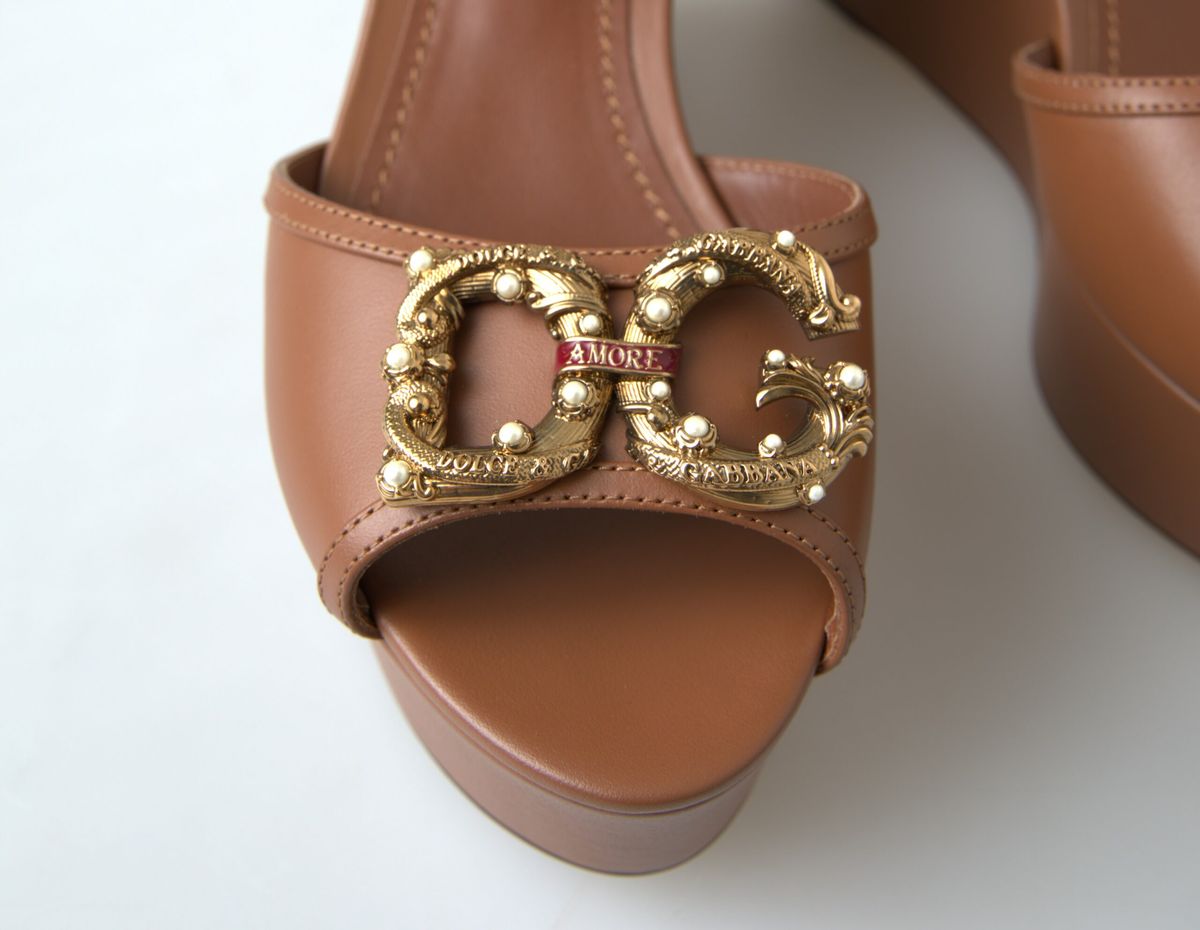 Sandales compensées AMORE en cuir marron de Dolce & Gabbana
