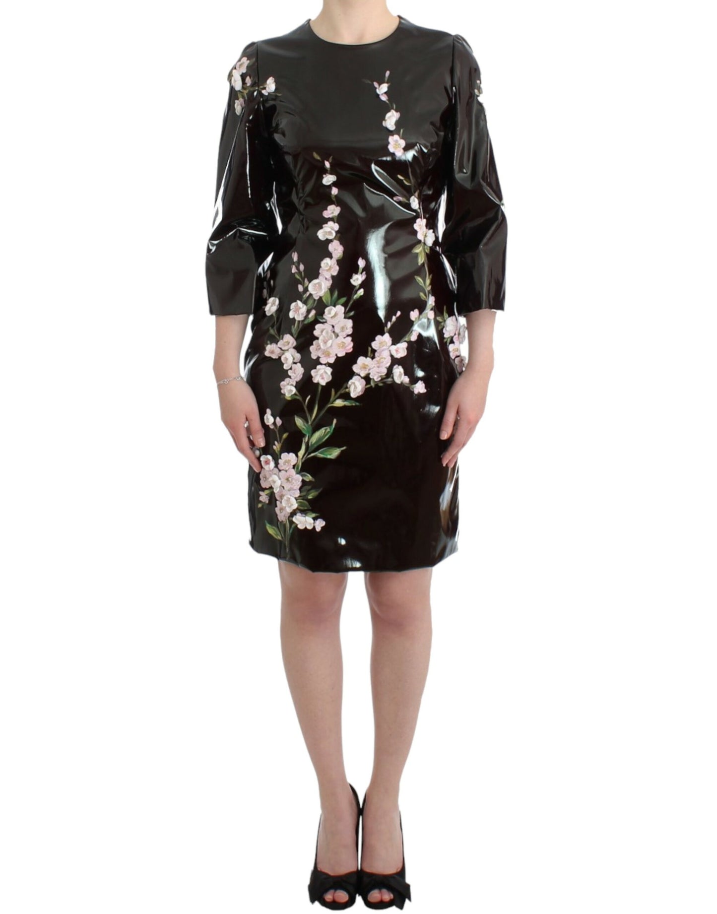 Robe noire en cuir verni à motifs floraux PEINT À LA MAIN de Dolce & Gabbana