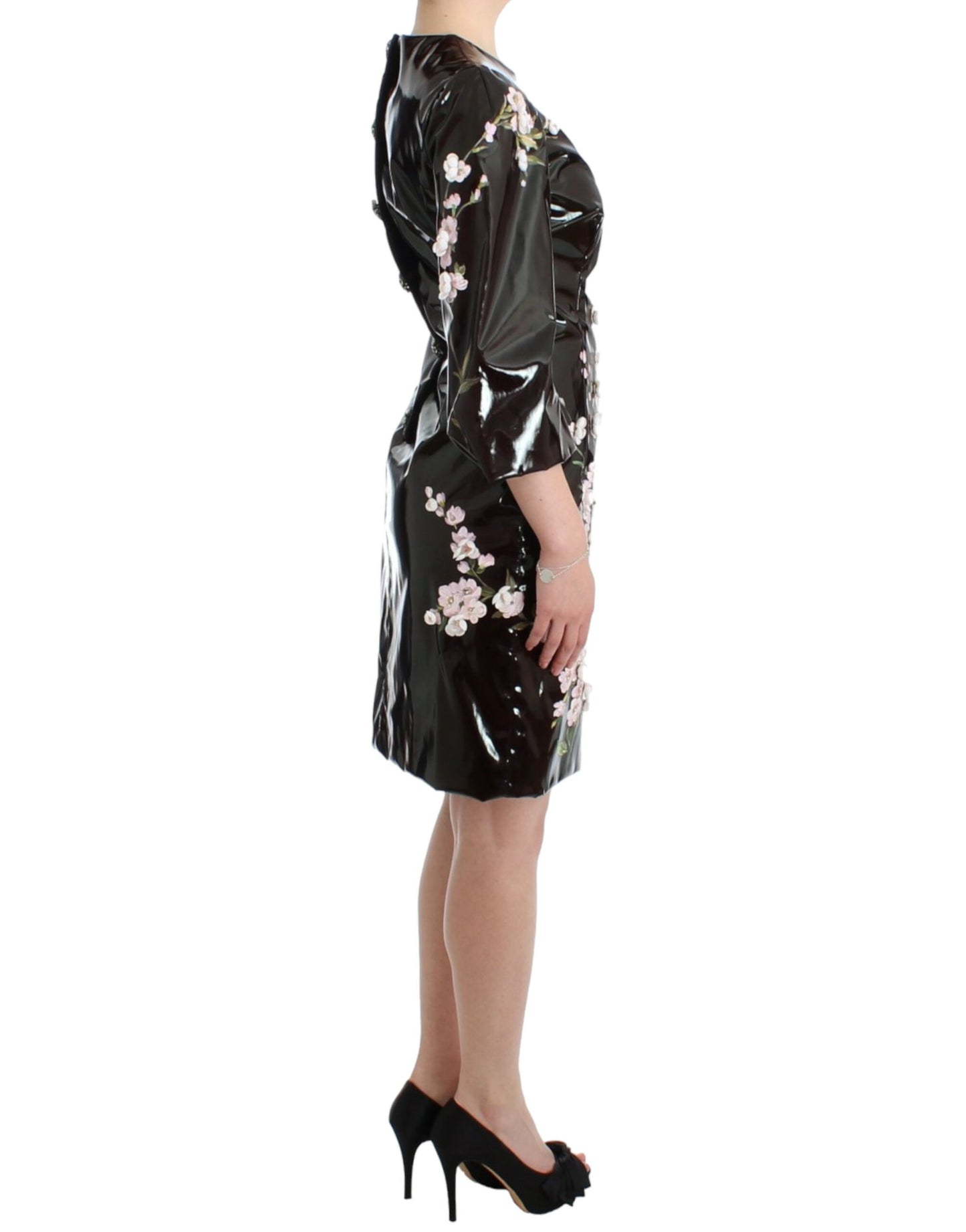 Robe noire en cuir verni à motifs floraux PEINT À LA MAIN de Dolce & Gabbana