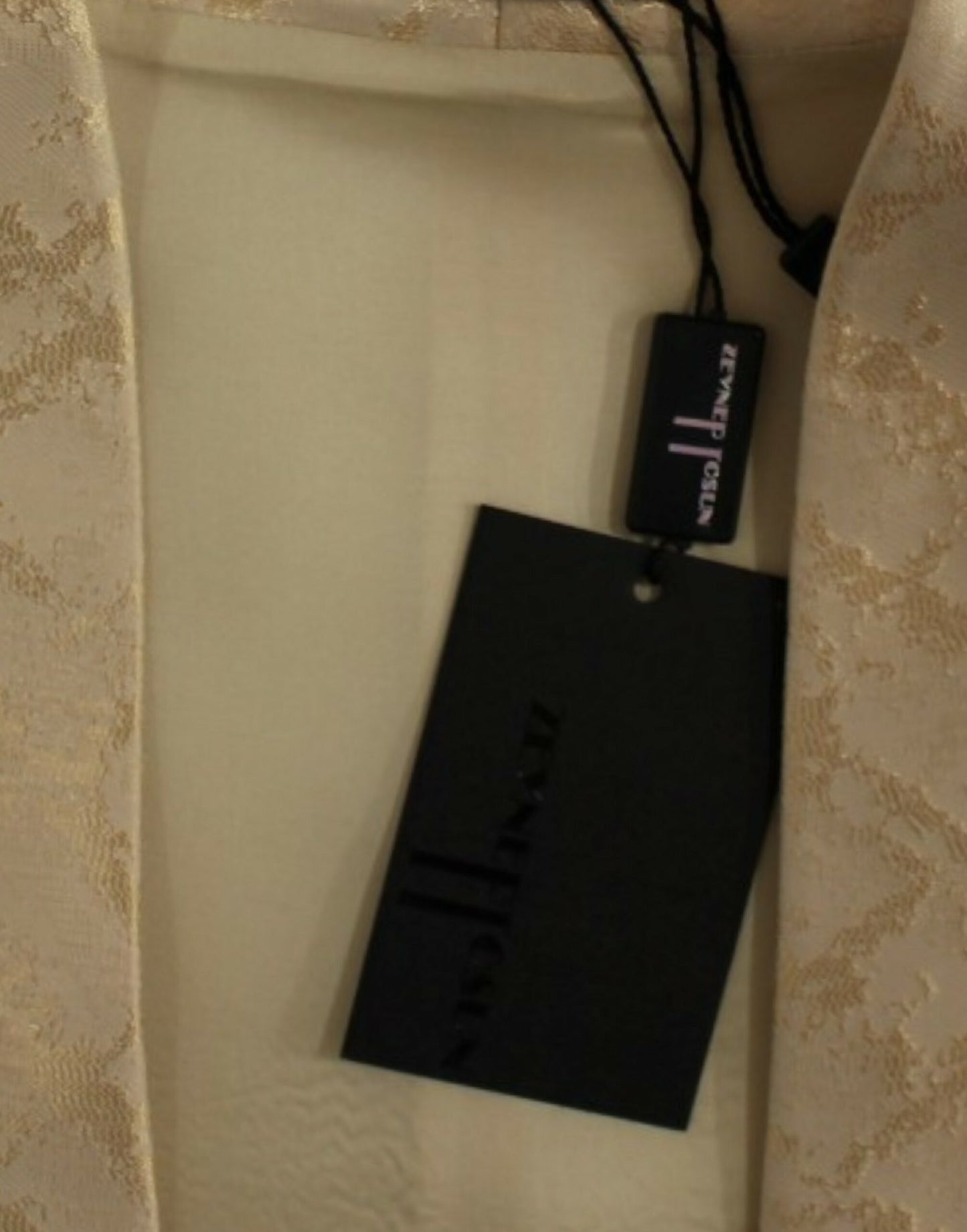 Gilet sans manches en brocart beige de Zeyneptosun