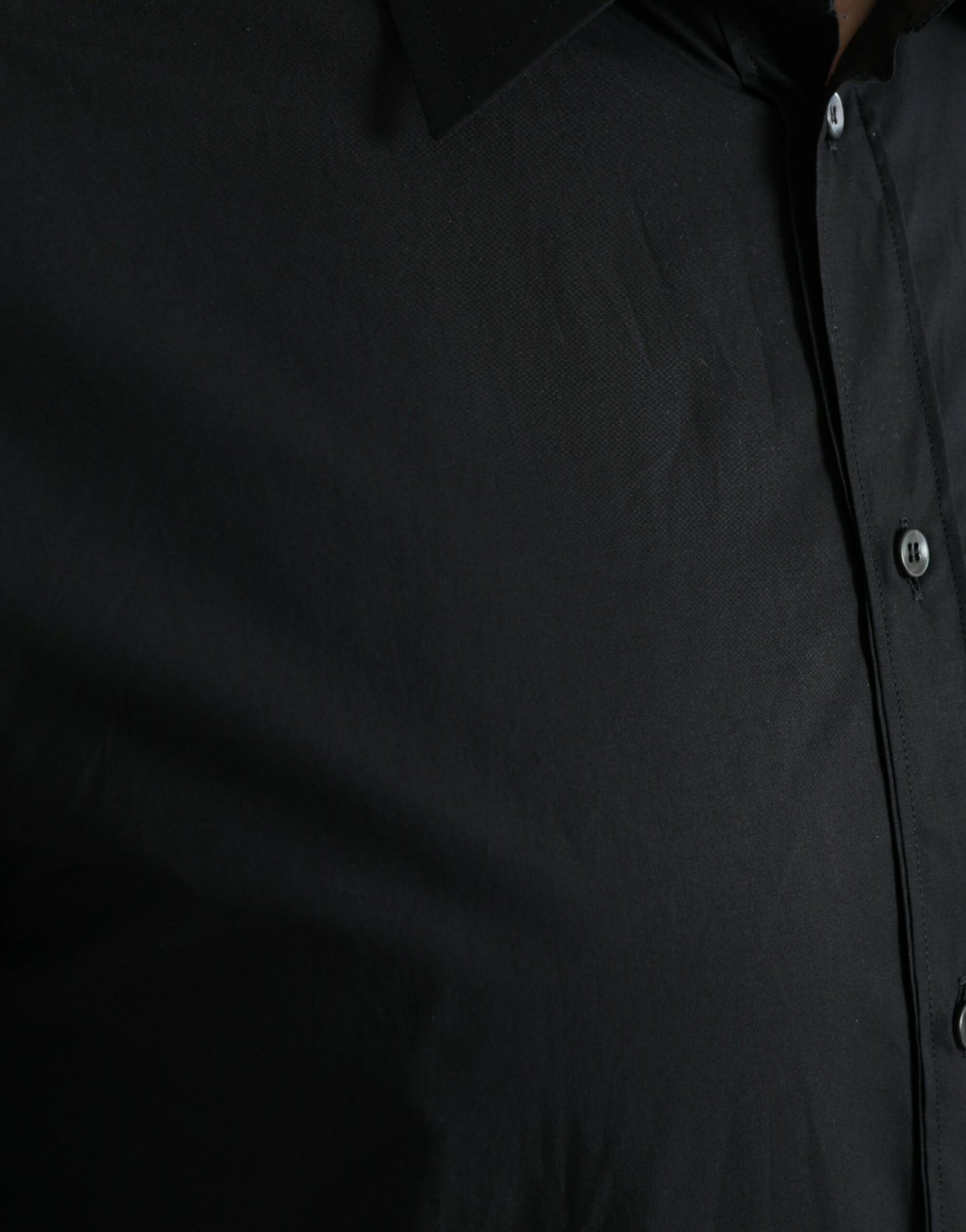 Chemise habillée homme en coton noir, marque Dolce & Gabbana, couleur or.