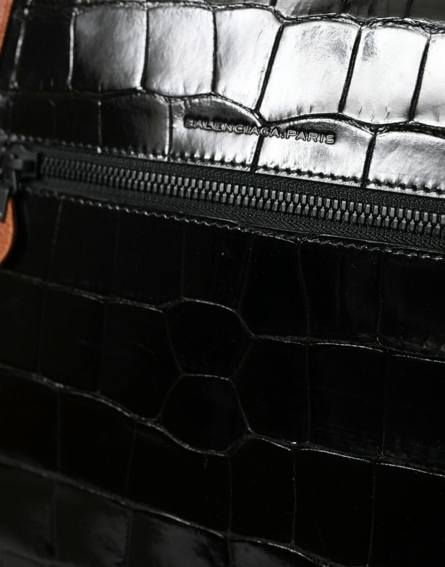 Sac à bandoulière vertical en cuir exotique noir et marron Balenciaga