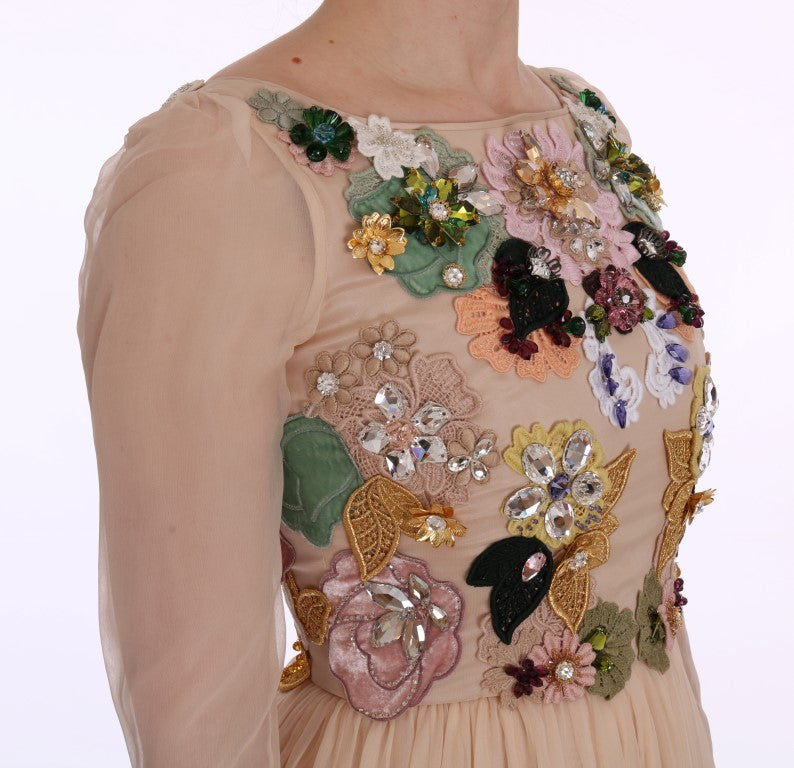 Robe longue en soie rose à motifs floraux et cristaux de Dolce & Gabbana