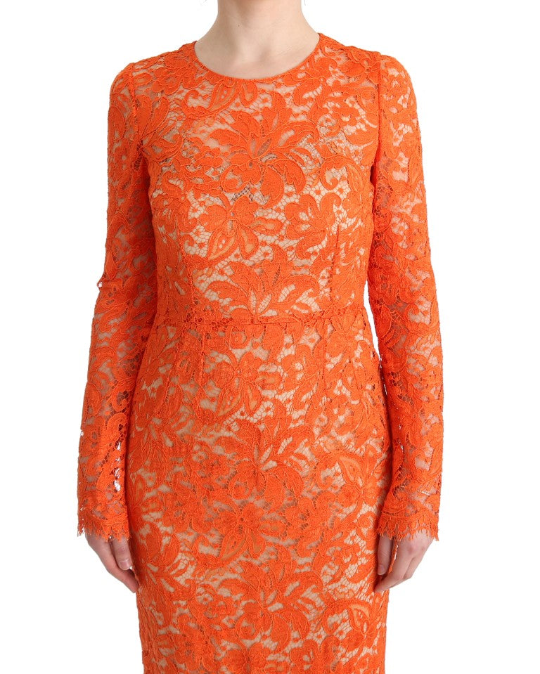Robe longue portefeuille Dolce & Gabbana en orange brodée de fleurs.