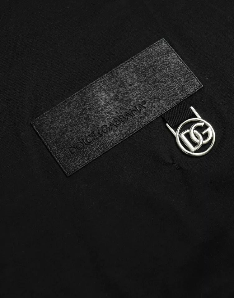 Dolce & Gabbana wit T-shirt met zwart logo-patch en ronde hals, gemaakt van katoen.