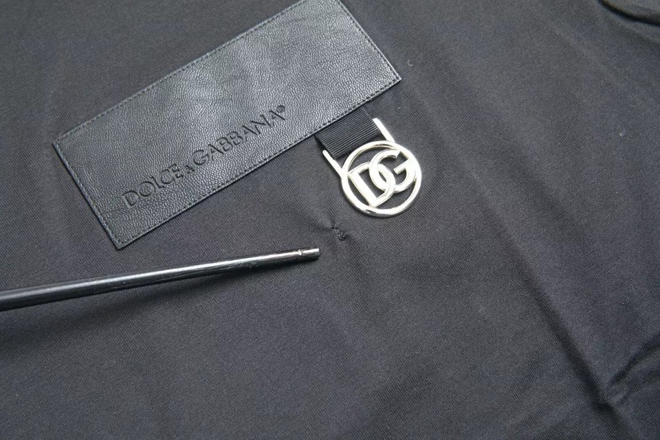 Dolce & Gabbana wit T-shirt met zwart logo-patch en ronde hals, gemaakt van katoen.