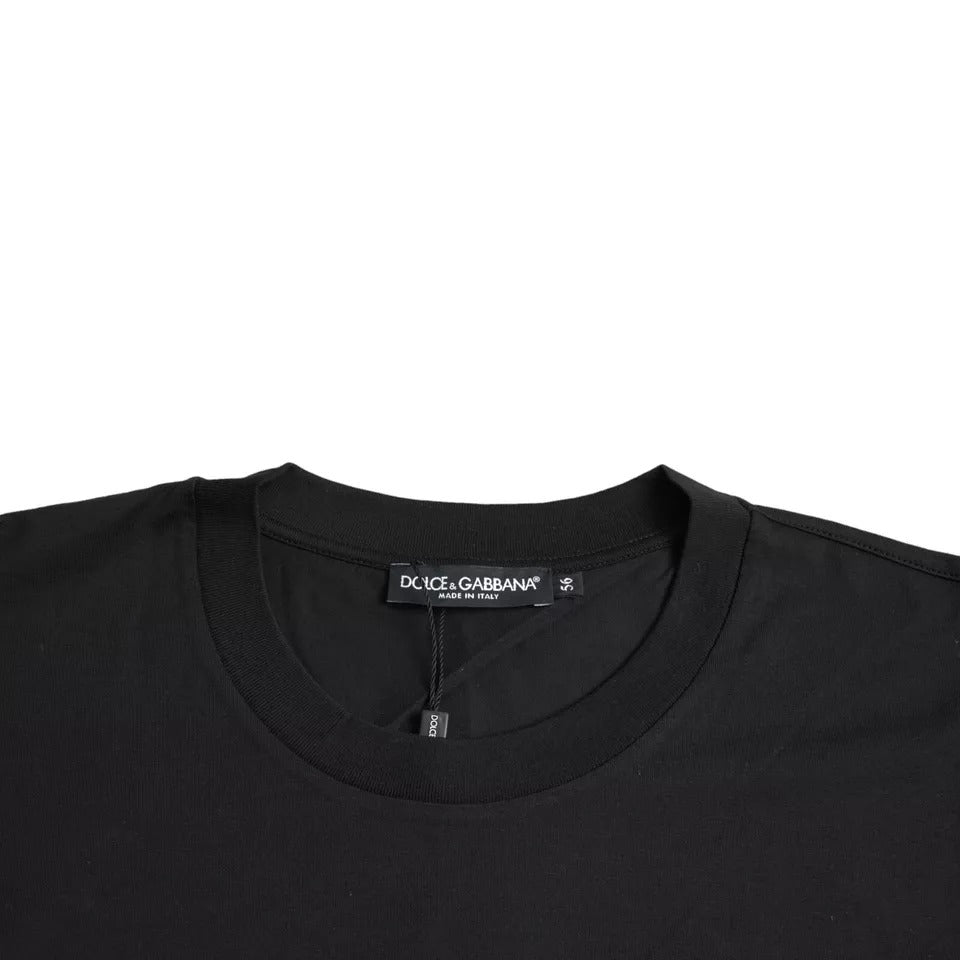 Dolce & Gabbana wit T-shirt met zwart logo-patch en ronde hals, gemaakt van katoen.