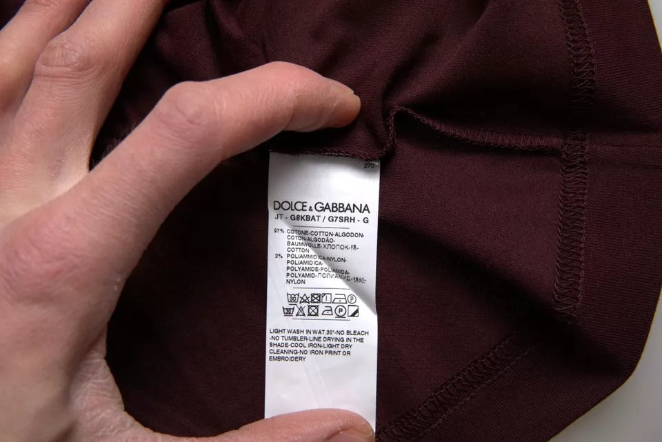T-shirt homme Dolce & Gabbana à col rond, motif floral et couronne DG, couleur bordeaux.