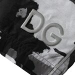 Short de bain multicolore à motif camouflage avec logo DG de Dolce & Gabbana.