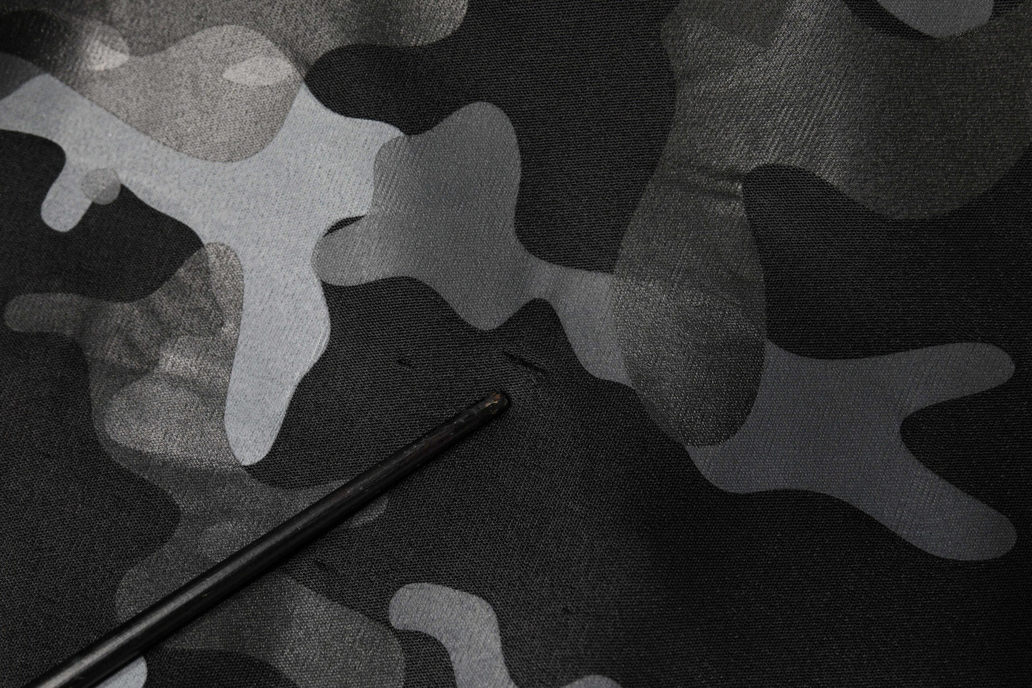 Pull en sweat à col rond noir à motif camouflage Dolce & Gabbana