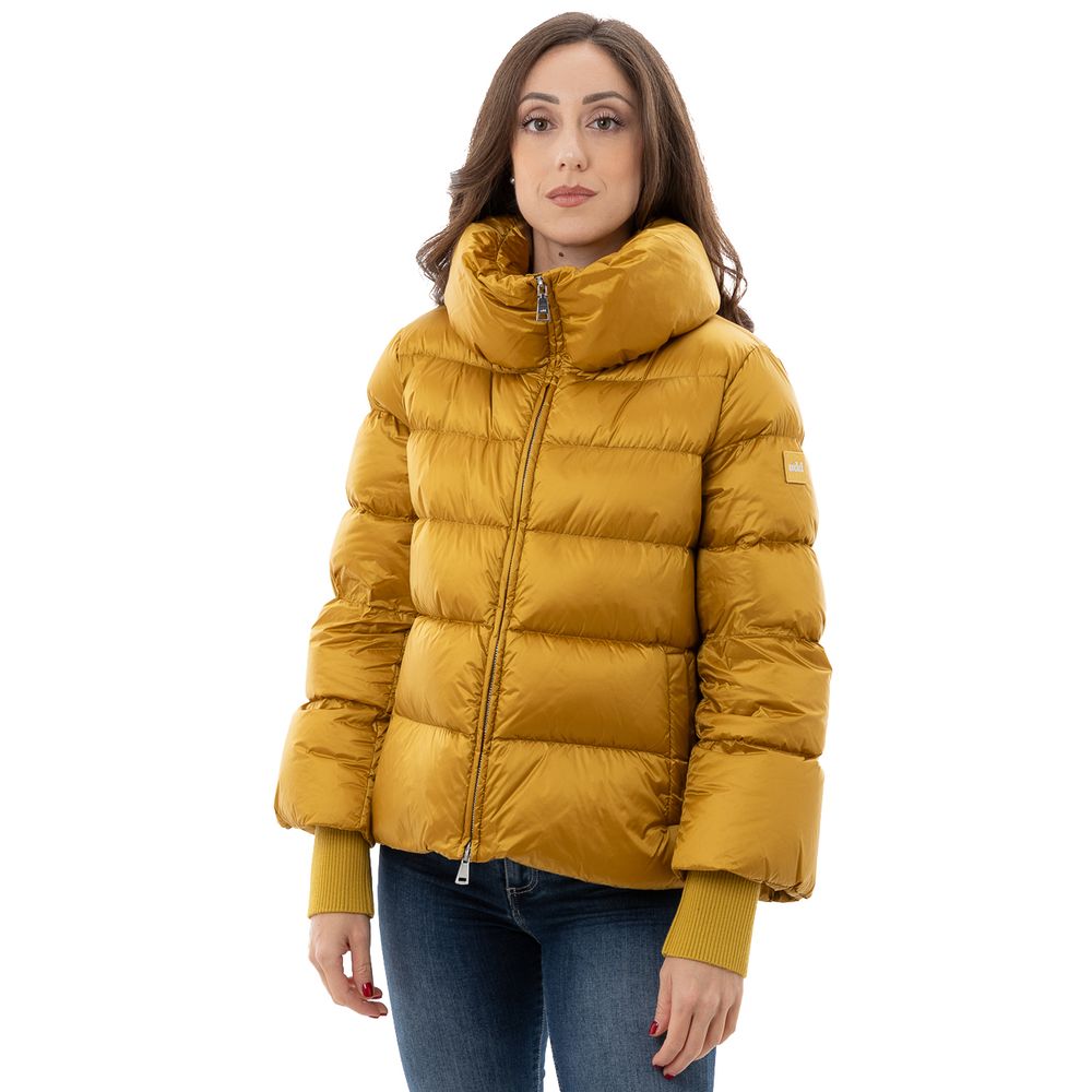 Ajouter des vestes et manteaux en polyamide dorée