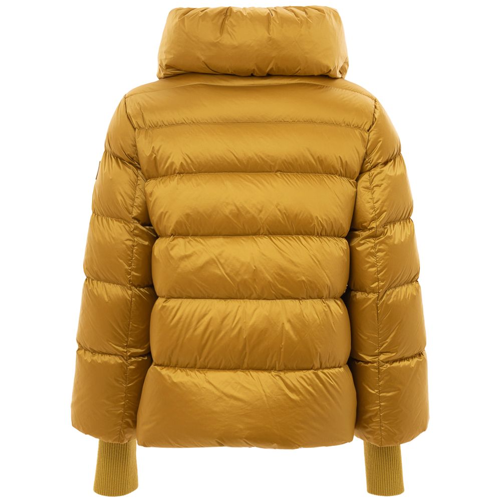 Ajouter des vestes et manteaux en polyamide dorée