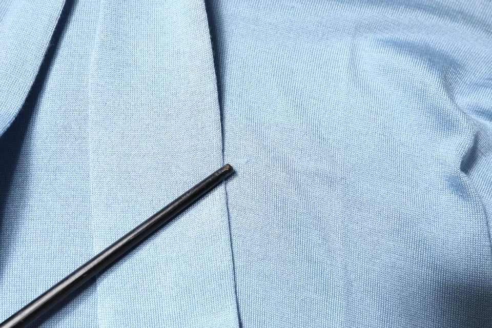 Pull en soie bleu à col châle Dolce & Gabbana