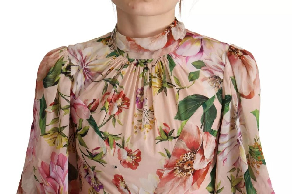 Robe longue rose, style fourreau, à ligne A, à motif floral et nœud en satin de Dolce & Gabbana.