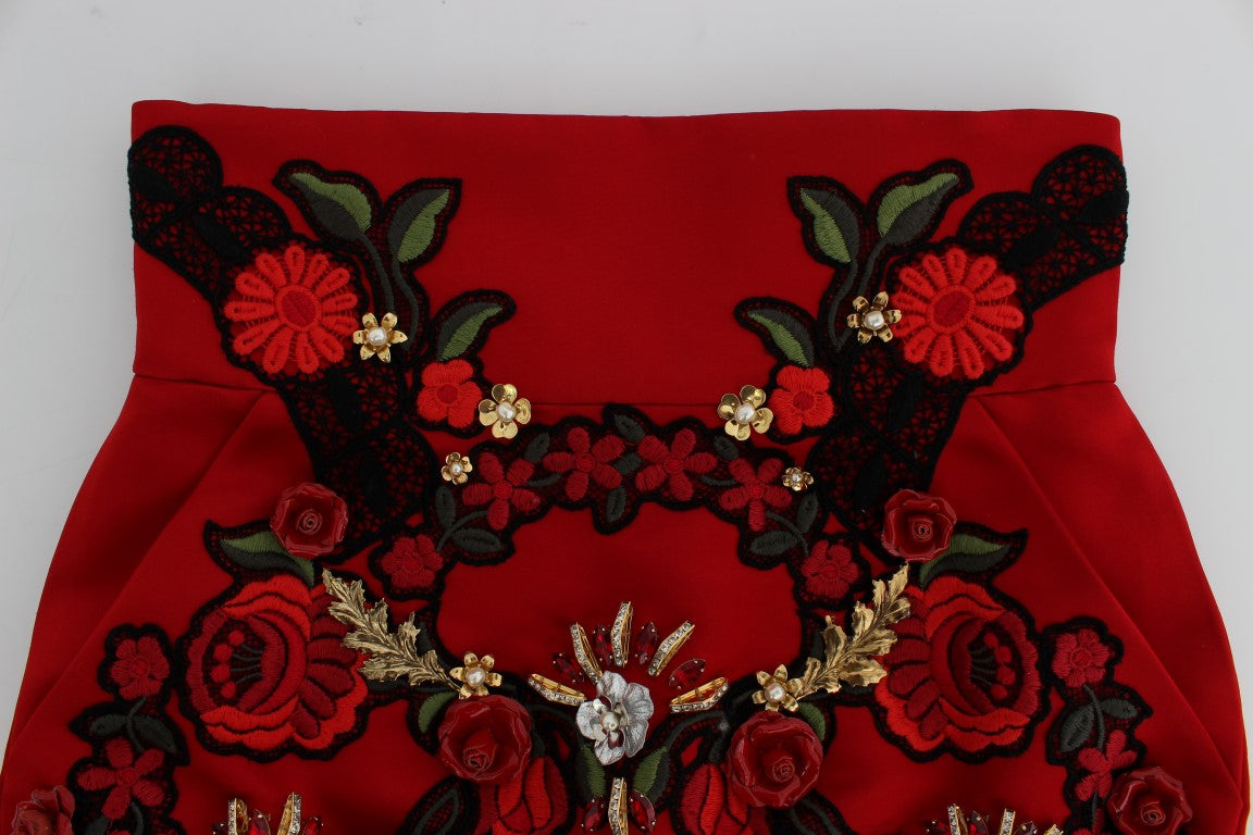 Short en soie rouge à motifs de roses et cristaux de Dolce & Gabbana