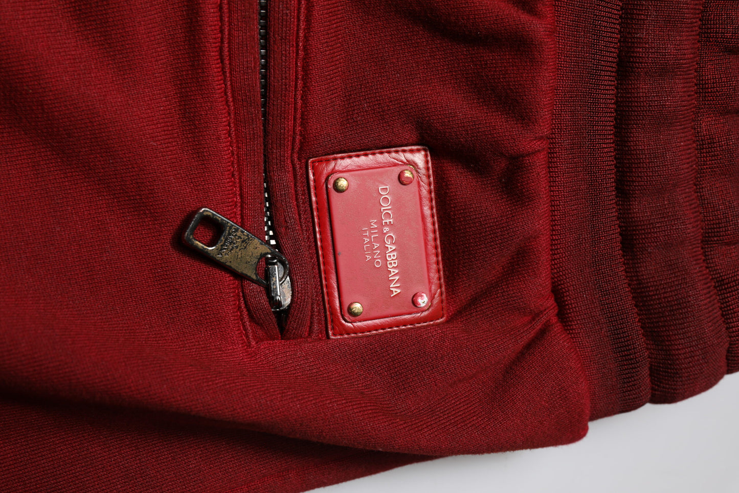 Dolce & Gabbana Bordeaux Kleurige Bermuda Sweatshorts met Ripped Look